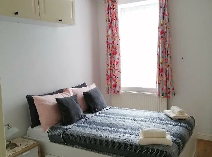 Dream Time Apartments-Aqua Suite